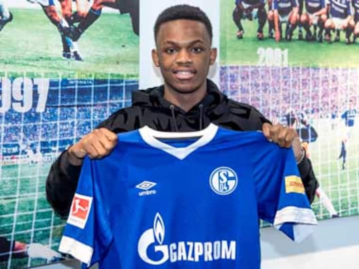 Bundesliga: Schalke 04 sign 18-year-old Welsh winger Rabbi Matondo from Manchester City