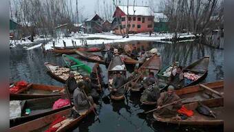 This Twitter thread on Srinagar's famous 'floating vegetable' market will leave you impressed