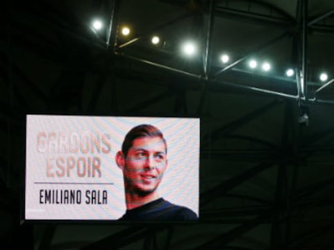 Premier League: Cardiff City will pay tribute to missing striker Emiliano Sala before clashes against Arsenal, Bournemouth Premier League: Cardiff City will pay tribute to missing striker Emiliano Sala before clashes against Arsenal, Bournemouth