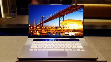 Samsung unveils the first 15.6-inch 4K OLED display for premium notebooks