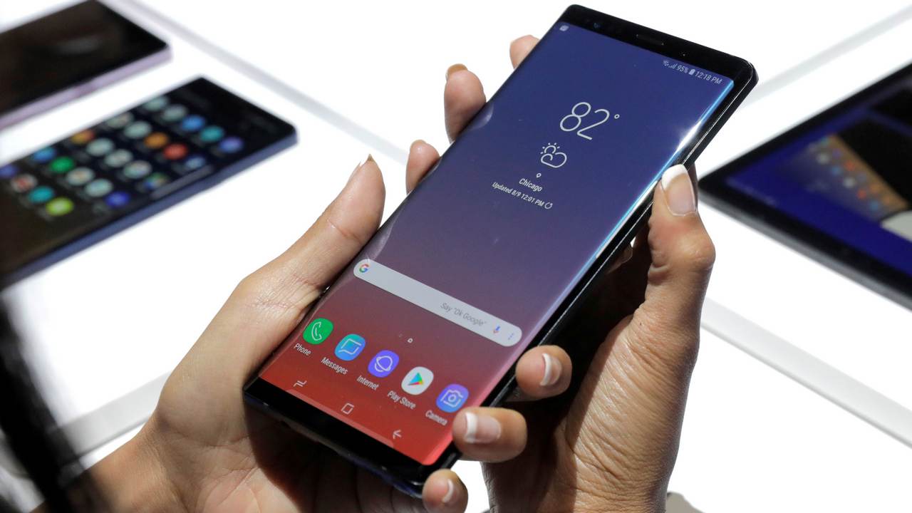 Leaked Galaxy Note 10 Pro renders show massive display, quad