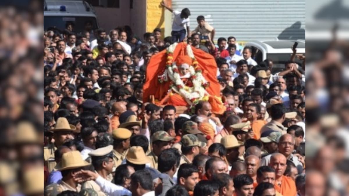 Shivakumara Swami's funeral today: As devotees throng Lingayat seer's Siddaganga mutt, traffic in Tumakuru diverted