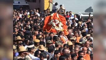 Shivakumara Swami's funeral today: As devotees throng Lingayat seer's Siddaganga mutt, traffic in Tumakuru diverted
