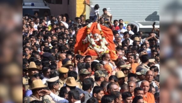 Shivakumara Swami's funeral today: As devotees throng Lingayat seer's Siddaganga mutt, traffic in Tumakuru diverted