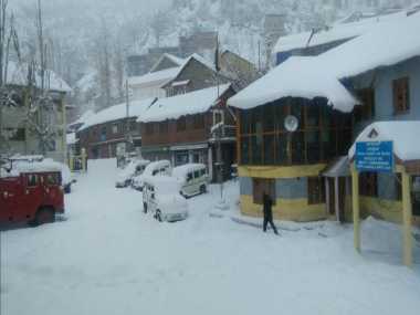 Cold wave in Himachal Pradesh intensifies; Keylong continues to be coldest region in state at -11 degrees Celsius Cold wave in Himachal Pradesh intensifies; Keylong continues to be coldest region in state at -11 degrees Celsius
