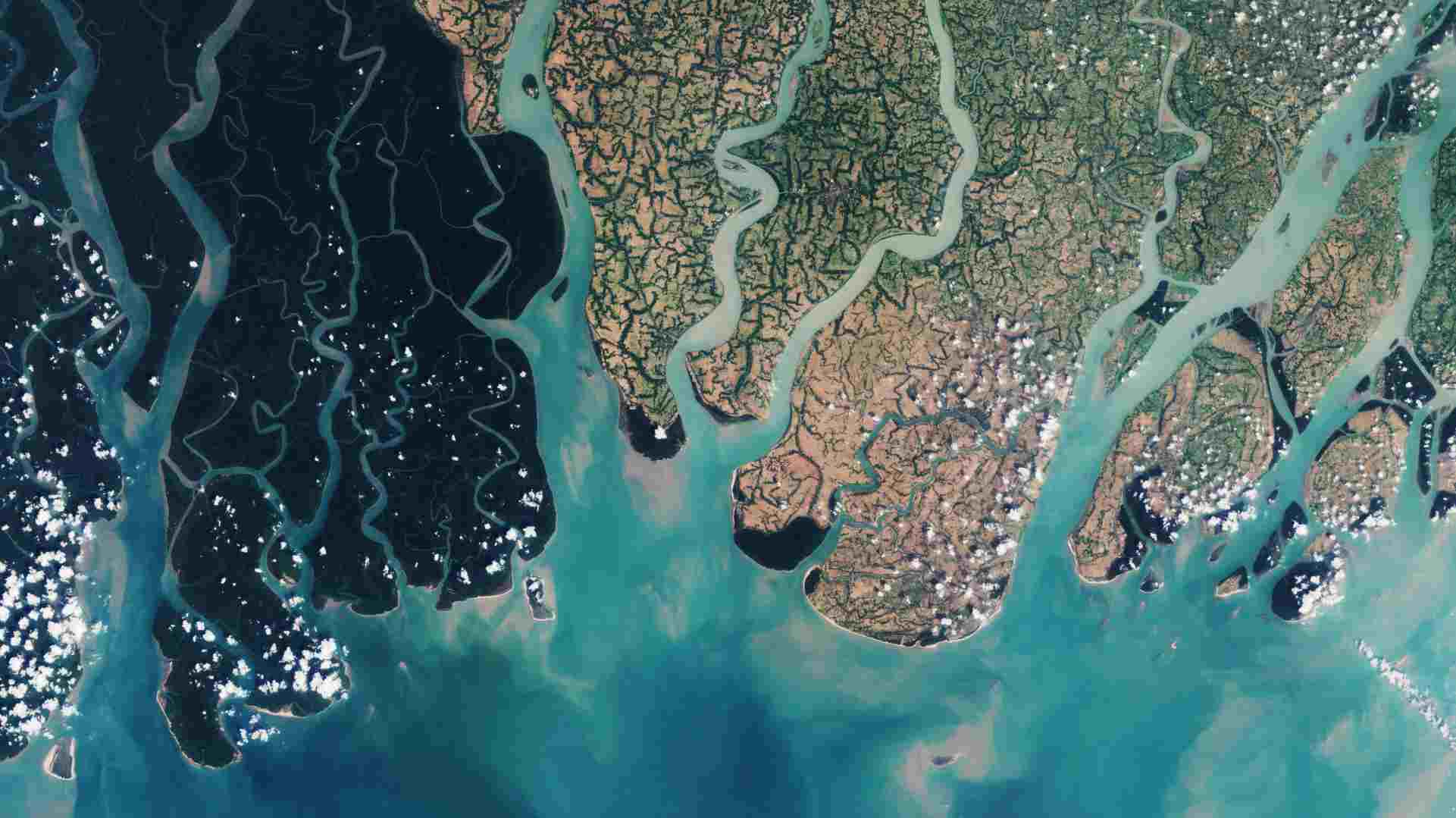 Silt aids farming in Bangladesh, but authorities must consider risk of floods, compromised navigation Silt aids farming in Bangladesh, but authorities must consider risk of floods, compromised navigation