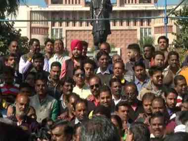 BJP protest against Kamal Nath after announcement to end singing of Vande Mataram on first working day of every month BJP protest against Kamal Nath after announcement to end singing of Vande Mataram on first working day of every month