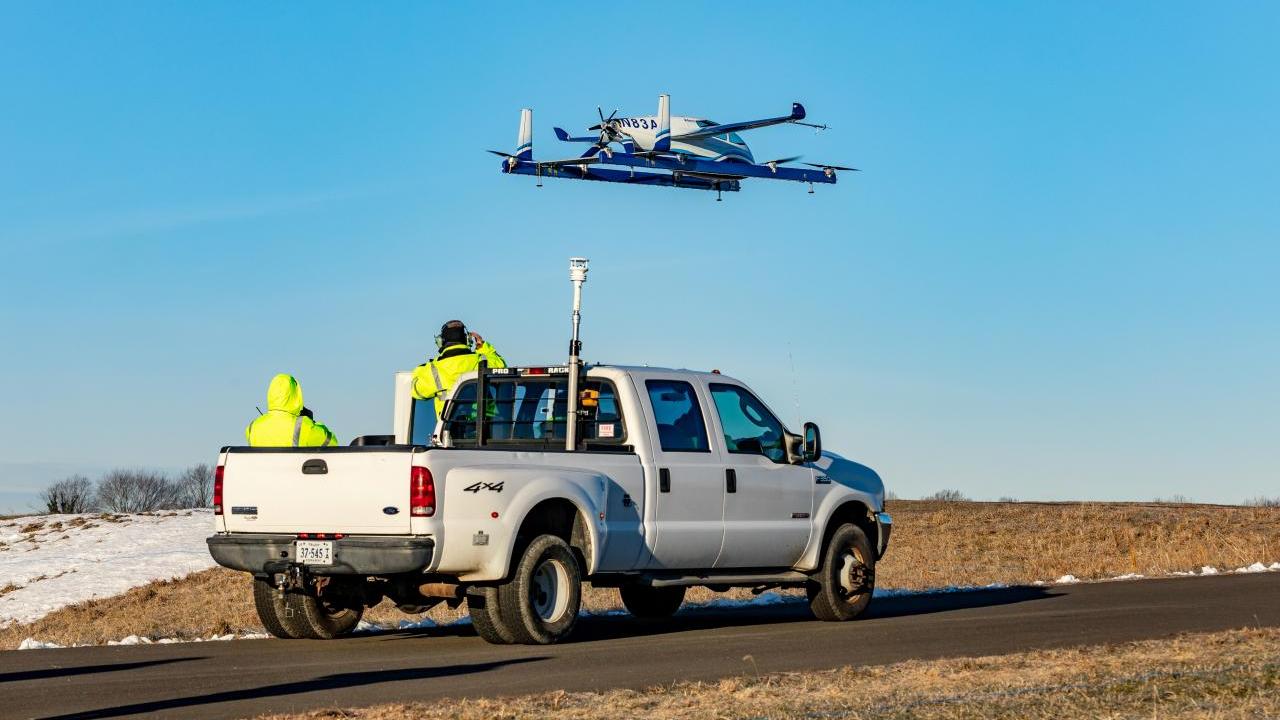 Boeing's flying taxi prototype takes to air, flight ends in less than 60 seconds Boeing's flying taxi prototype takes to air, flight ends in less than 60 seconds
