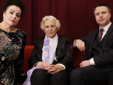 Amid Brexit uncertainty, British Jews seek German citizenship; embassy received 3,380 applications since June 2016 referendum Amid Brexit uncertainty, British Jews seek German citizenship; embassy received 3,380 applications since June 2016 referendum