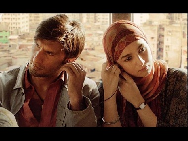 Gully Boy dialogues serve as inspiration for Twitter meme fest; Mumbai Police joins in Gully Boy dialogues serve as inspiration for Twitter meme fest; Mumbai Police joins in