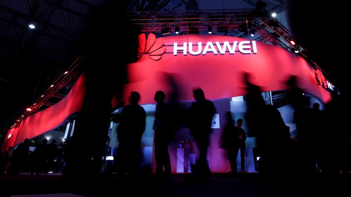 Huawei could roll out its own OS for smartphones and laptops by autumn: Richard Yu