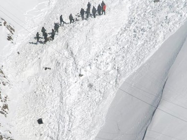 10 feared dead as snow avalanche buries two trucks in Ladakh's Khardung La region; army deployed in rescue operation 10 feared dead as snow avalanche buries two trucks in Ladakh's Khardung La region; army deployed in rescue operation