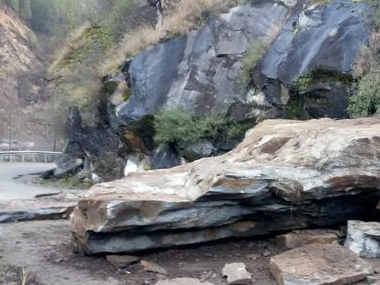 Hundreds of tourists stuck in Himachal Pradesh's Bir Billing landslide rescued by district authority Hundreds of tourists stuck in Himachal Pradesh's Bir Billing landslide rescued by district authority