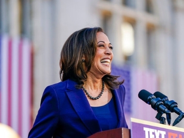 'America, we're better than this': Kamala Harris kicks off 2020 campaign, slams Donald Trump's 'medieval vanity' border wall project 'America, we're better than this': Kamala Harris kicks off 2020 campaign, slams Donald Trump's 'medieval vanity' border wall project