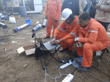 Meghalaya mine tragedy: Decomposed body of miner detected inside rat-hole; several skeletons also uncovered by navy Meghalaya mine tragedy: Decomposed body of miner detected inside rat-hole; several skeletons also uncovered by navy