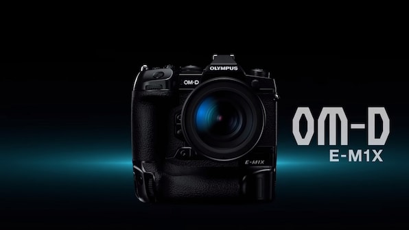 The Olympus OM-D E-M1X professional DSLR uses AI to focus and track subjects