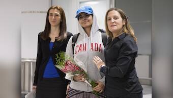 Rahaf Alqunun, teen from Saudi Arabia who fled country fearing abuse, reaches Toronto after Canada grants her asylum