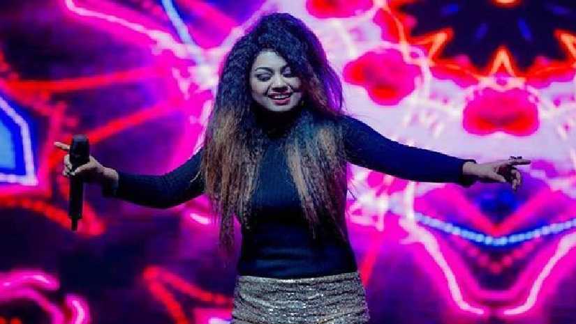 Delhi based singer Shivani Bhatia dies in road accident on Yamuna Expressway after car loses control