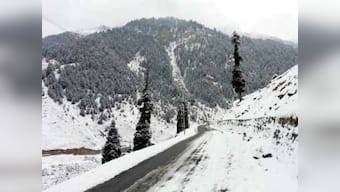 Seven killed, including five policemen, in Jammu and Kashmir avalanche; rescue operations on