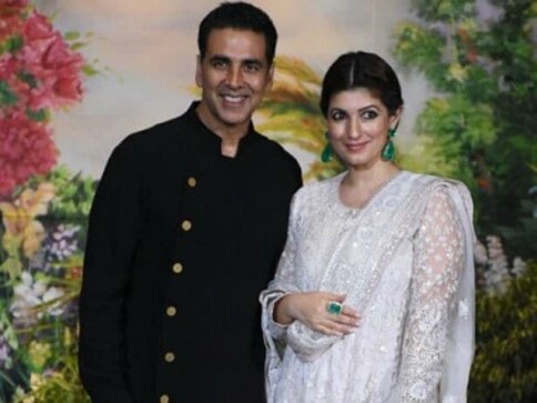 Twinkle Khanna does a spin on 10 Year Challenge to wish Akshay Kumar on their 18th wedding anniversary Twinkle Khanna does a spin on 10 Year Challenge to wish Akshay Kumar on their 18th wedding anniversary