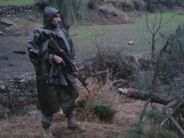 Daily Bulletin: Pakistan PM Imran Khan summons special NCA meeting; cross-LoC shelling injures 10 jawans; day's top stories