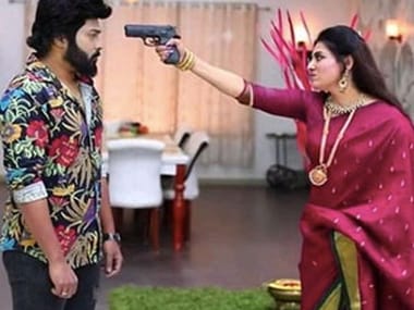 Watch Sembaruthi TV Serial 8th January 2021 Full Episode 915 Online on ZEE5
