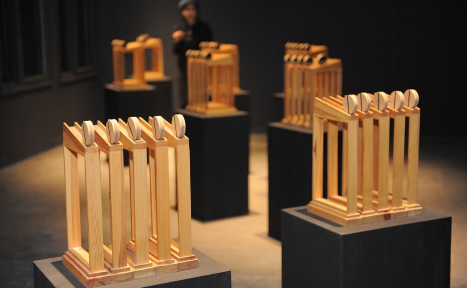 The lines in this installation are aligned perfectly at the outset and their perfection dissolves when a viewer chooses a random minute from an hour to set it in motion. Image courtesy Astha Butail studio and The Gujral Foundation The lines in this installation are aligned perfectly at the outset and their perfection dissolves when a viewer chooses a random minute from an hour to set it in motion. Image courtesy Astha Butail studio and The Gujral Foundation