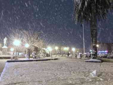 Winter storms in US West Coast increase risk of mudslides, floods in California, power outages in Washington