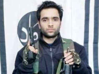 Adil Ahmad Dar's family says J&K Police raided relatives' homes days before Pulwama attack, wanted him to surrender Adil Ahmad Dar's family says J&K Police raided relatives' homes days before Pulwama attack, wanted him to surrender