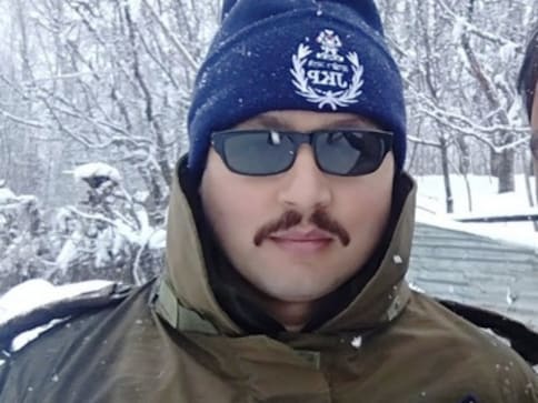 Kulgam encounter: Senior J&K Police official, army jawan killed in gunfight during counter-insurgency operation Kulgam encounter: Senior J&K Police official, army jawan killed in gunfight during counter-insurgency operation