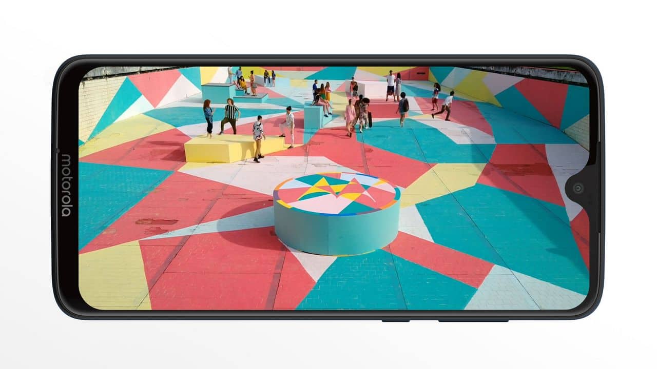 The display on the Moto G7