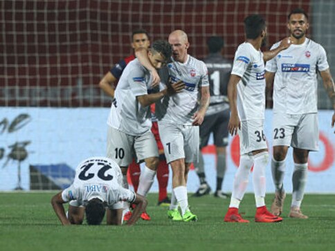 ISL 2018-19: FC Pune City leave large dent in Jamshedpur FC's play-off chances, thanks to Robin Singh's brace ISL 2018-19: FC Pune City leave large dent in Jamshedpur FC's play-off chances, thanks to Robin Singh's brace