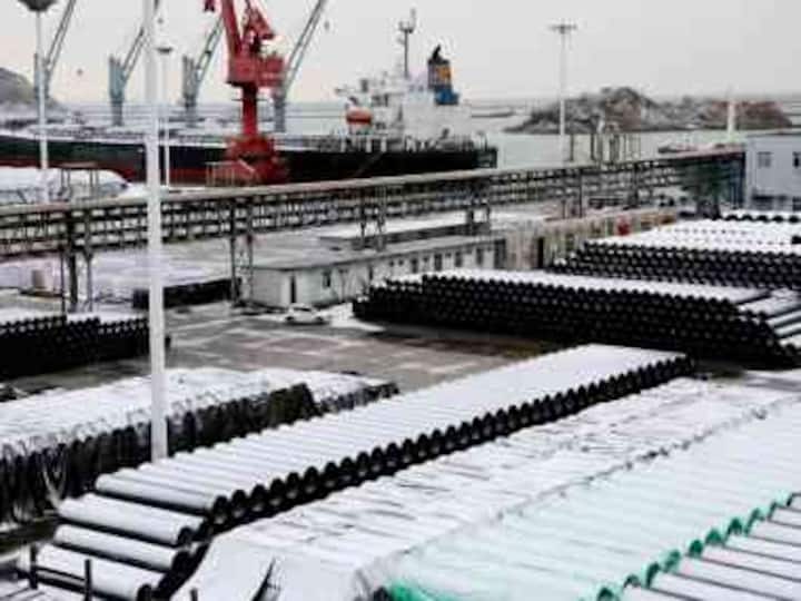 China plays heavy metal tunes, world faces music