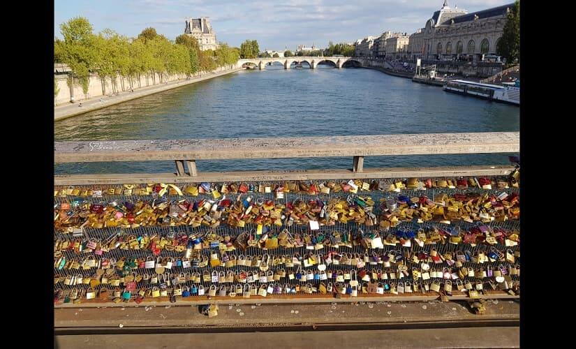 The popular locks bridge on River Seine in Paris. Source: Twitter