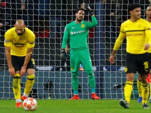 Champions League: Dortmund goalkeeper Roman Burki demands improvements from defence after Tottenham battering Champions League: Dortmund goalkeeper Roman Burki demands improvements from defence after Tottenham battering