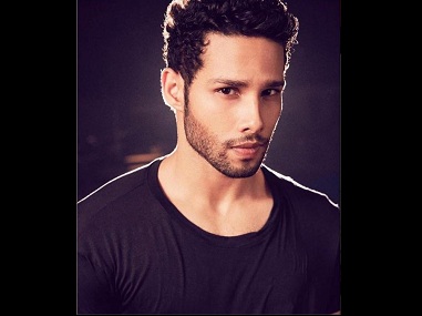 Watch: Gully Boy's Siddhant Chaturvedi aka MC Sher wins the internet as ...