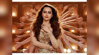 Total Dhamaal new song Mungda sees Sonakshi Sinha sizzle to revamped version of Helen's iconic 70s hit
