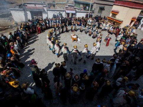 China bars foreign travellers from entering Tibet ahead of anniversaries of local uprisings against Beijing China bars foreign travellers from entering Tibet ahead of anniversaries of local uprisings against Beijing
