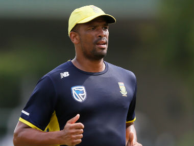 South Africa vs Sri Lanka: Pacer Vernon Philander ruled out of Port Elizabeth Test due to hamstring injury South Africa vs Sri Lanka: Pacer Vernon Philander ruled out of Port Elizabeth Test due to hamstring injury