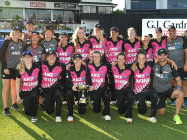 India Women vs New Zealand women: Smriti Mandhana's 86 in vain as White Ferns sweep T20I series with nervy win at Hamilton India Women vs New Zealand women: Smriti Mandhana's 86 in vain as White Ferns sweep T20I series with nervy win at Hamilton