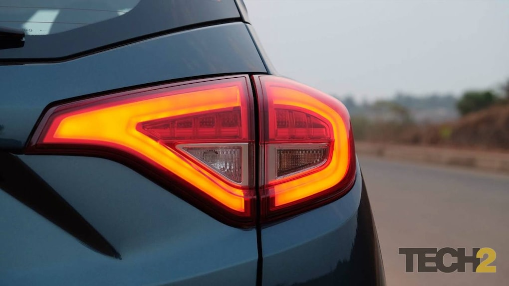 The rear of the XUV300 has tear-duct shaped LED tail lights that look both modern and European in design.