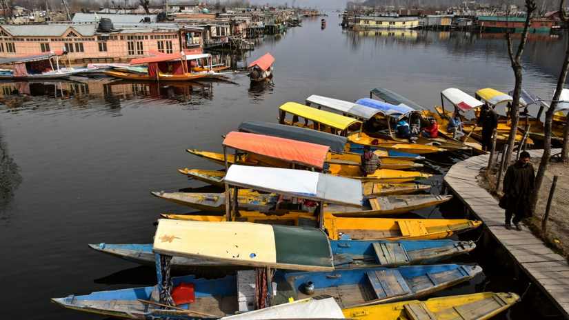A section of houseboat owners and people who live around the lake have been rehabilitated, but many return to their old livelihoods. Mudassir Kuloo/101Reporters
