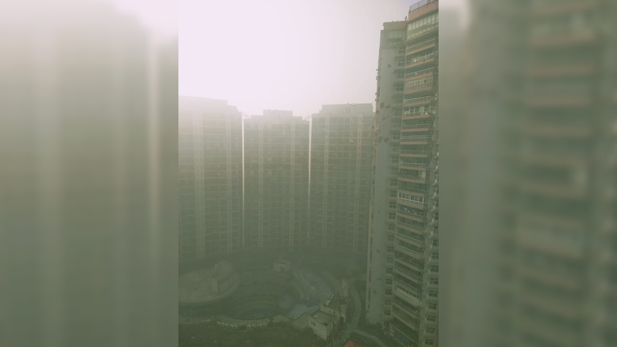 Dense fog engulfs Delhi-NCR: Low visibility delays flights, trains; air quality drops to 'poor' after slight improvement over weekend