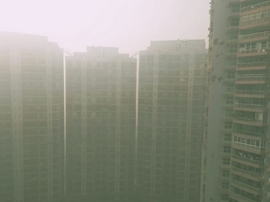 Delhi fog LIVE updates: Traffic police tweets list of dos and don'ts for drivers, advises motorists to be cautious