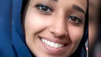 US denies entry to Alabama woman who joined Islamic State saying she is not an American citizen; Donald Trump supports ban