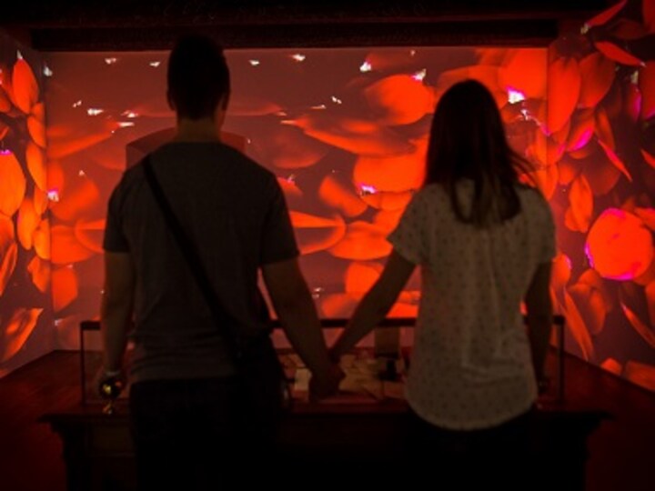 On Valentine's Day, visiting two European monuments dedicated to a tragic love story and breakups