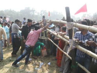 Stampede-like situation at rally in West Bengal's Thakurnagar forces Narendra Modi to cut short speech; several injured