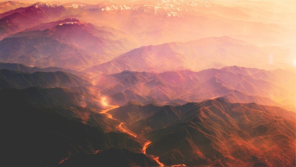 Scientists have discovered massive mountains 660 km under Earth's mantle