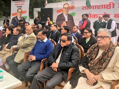 Mamata, Rahul, Kejriwal at Sharad Pawar's home decide on pre-poll tie-up, say saving India from Modi-Shah alliance 'main aim' Mamata, Rahul, Kejriwal at Sharad Pawar's home decide on pre-poll tie-up, say saving India from Modi-Shah alliance 'main aim'