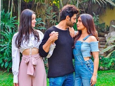 Pati Patni Aur Woh: Kartik Aaryan, Ananya Pandey-starrer confirmed to release on 10 January, 2020 Pati Patni Aur Woh: Kartik Aaryan, Ananya Pandey-starrer confirmed to release on 10 January, 2020